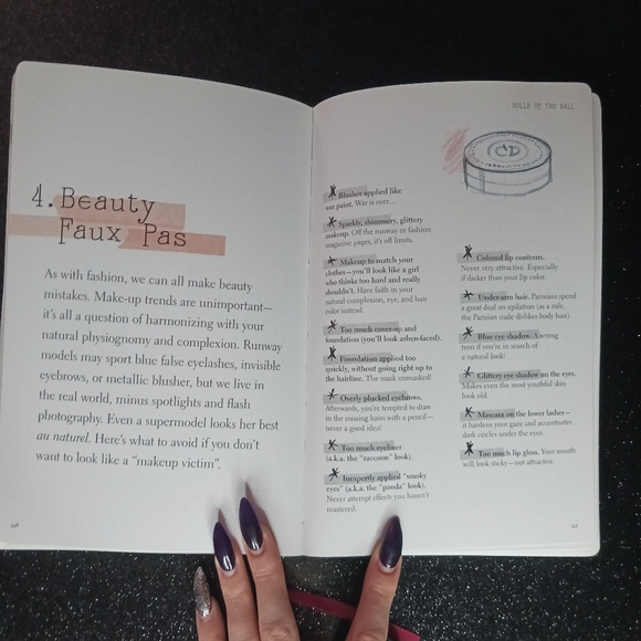 Parisian Chic: A Style Guide by Ines de la Fressange. - Picture 2 of 8